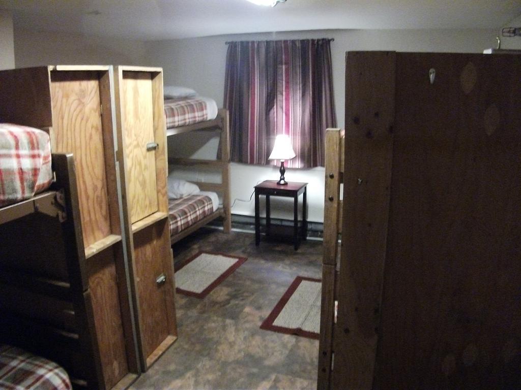 Bent Prop Inn And Hostel Of Alaska - Midtown Anchorage Bilik gambar