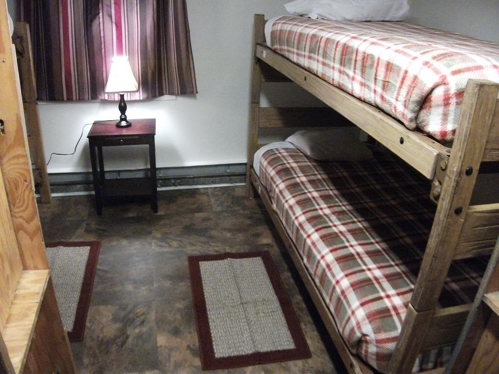 Bent Prop Inn And Hostel Of Alaska - Midtown Anchorage Bilik gambar