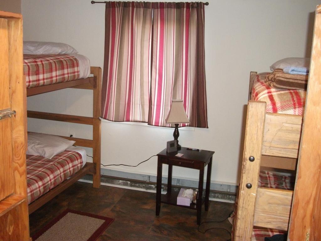Bent Prop Inn And Hostel Of Alaska - Midtown Anchorage Bilik gambar