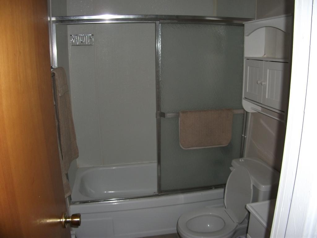Bent Prop Inn And Hostel Of Alaska - Midtown Anchorage Bilik gambar