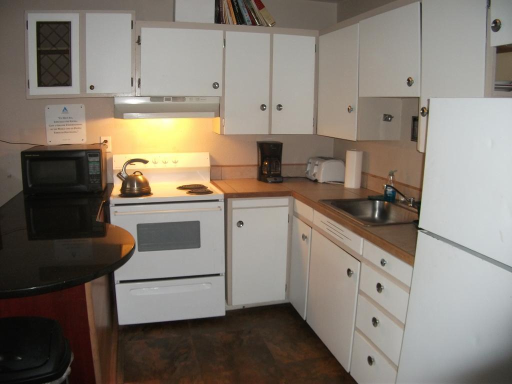 Bent Prop Inn And Hostel Of Alaska - Midtown Anchorage Luaran gambar
